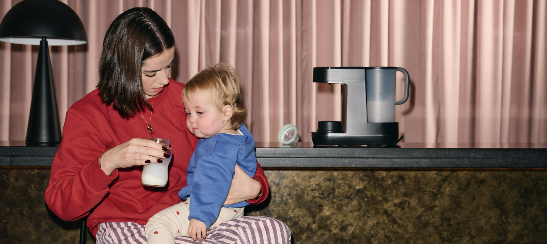 Připraví dokonalé mléko už za 2 minuty – až 10x rychleji než varná konvice. Díky tomu můžete miminko nakrmit opravdu rychle.